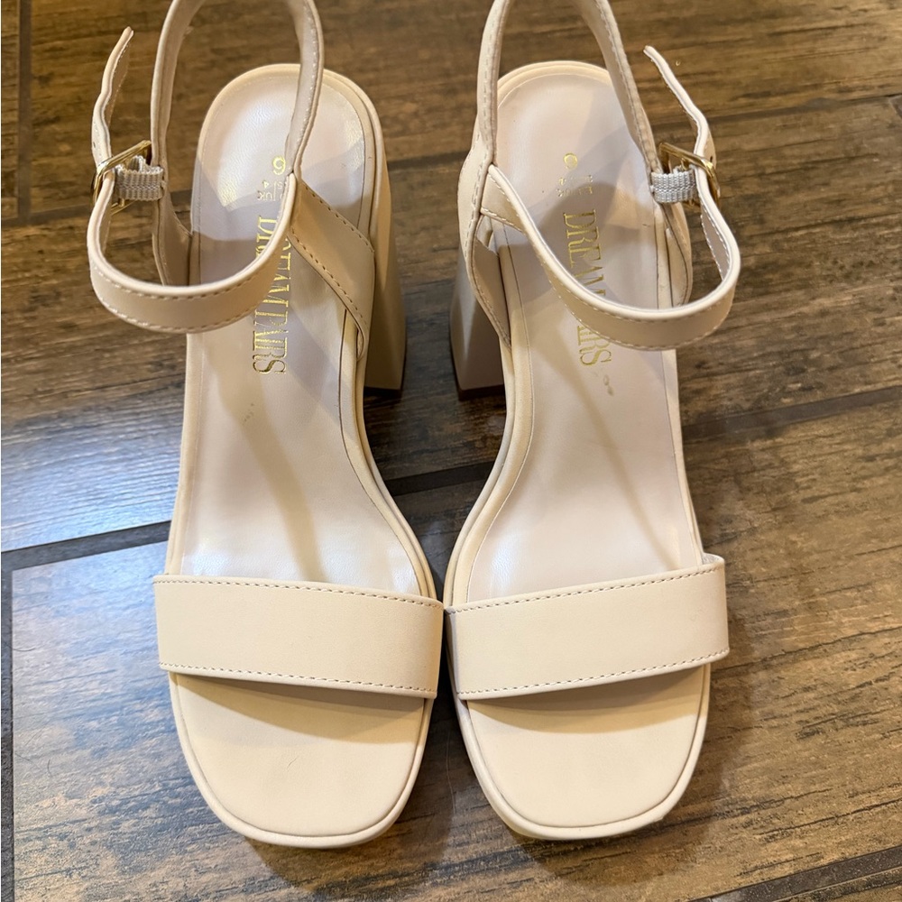 Dream Pairs Nude Block Heel